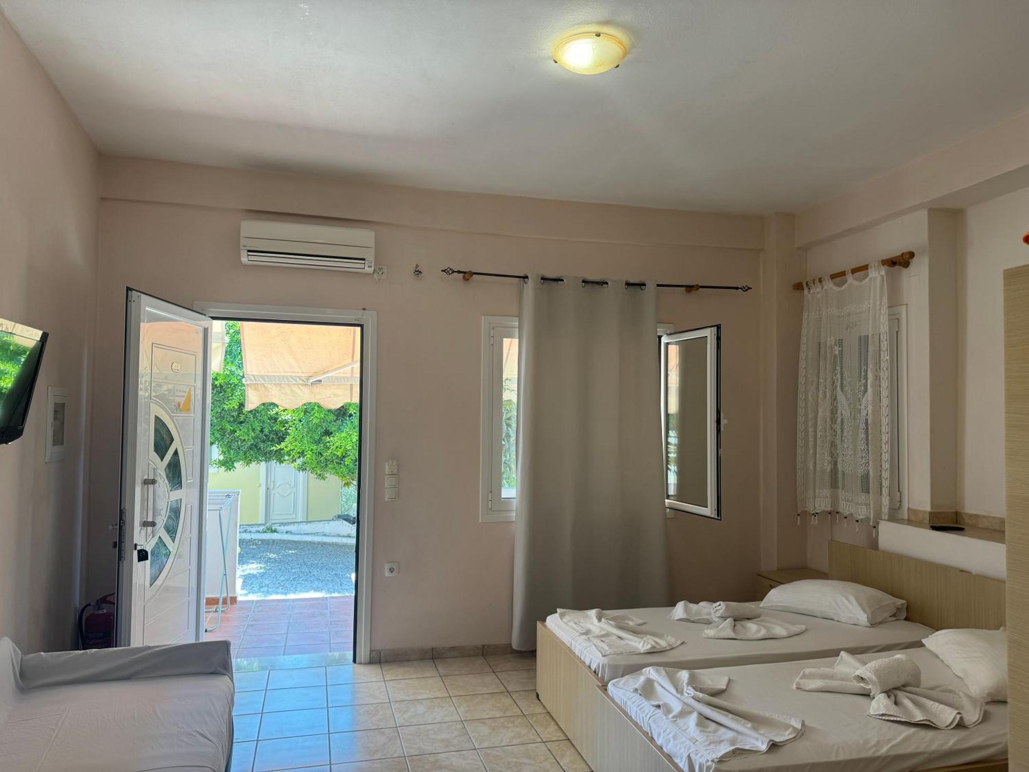 Diogenis Parga Studios Екстериор снимка